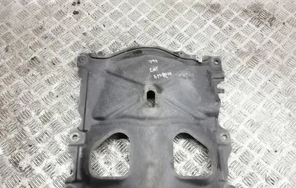 Center/middle under tray cover
