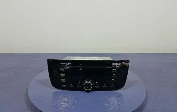 Fiat Grande Punto Radio/CD/DVD/GPS head unit 7355539210
