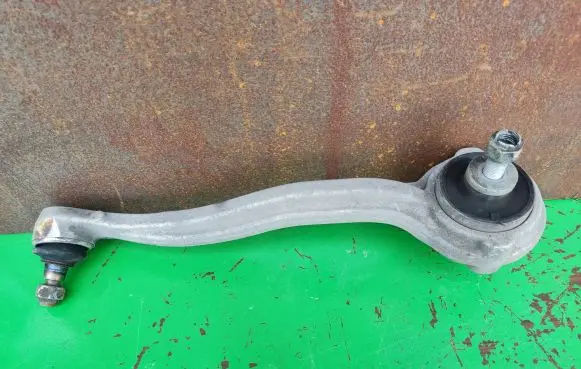 Mercedes-Benz C W205 Front control arm 20304L