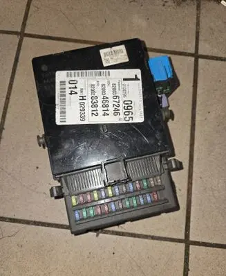 Renault Espace - Grand espace IV Fuse module 8200346814 8200283912 8200367246