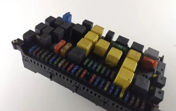 Mercedes-Benz ML W163 Fuse module 1635450003