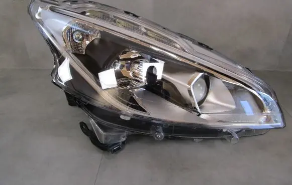 Peugeot 208 I Headlight/headlamp 9810805880 90048532