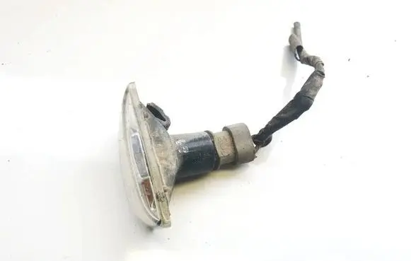 Nissan Quest Front fender indicator light 18a232l