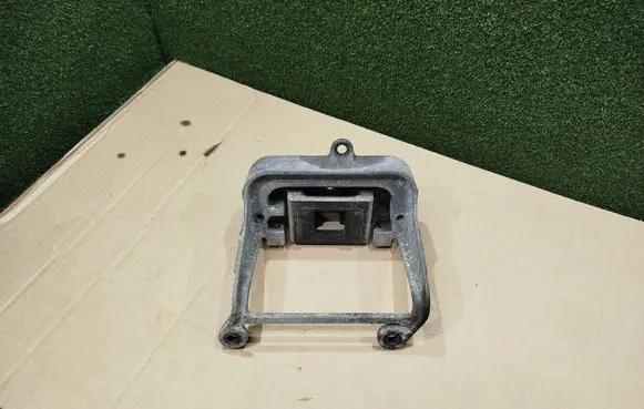 Opel Movano B Gearbox mounting bracket 112225095R