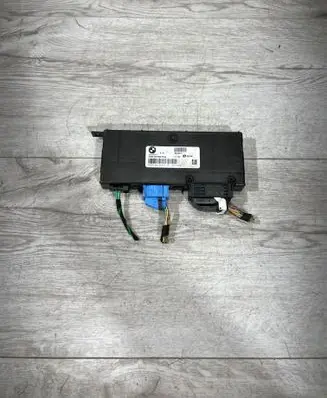 BMW 5 F10 F11 Gateway control module 9243212 111752 0674101