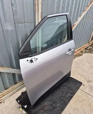 Toyota Yaris Cross Front door 