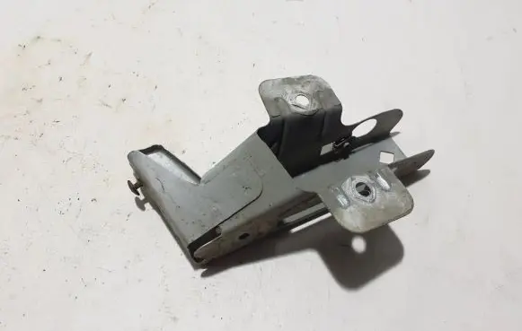 Nissan Primastar Fender mounting bracket 8200523291