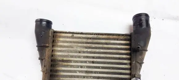 Volkswagen PASSAT B5 Intercooler radiator 058145805A