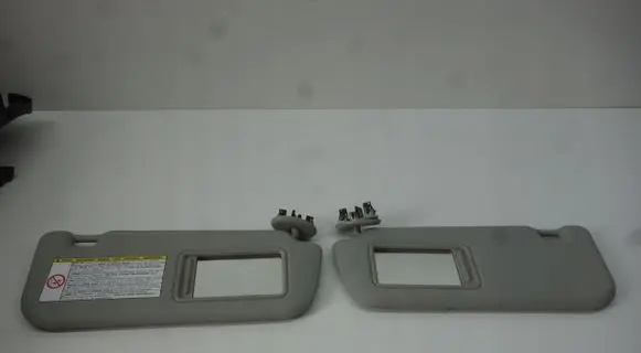 Toyota Avensis T270 Sun visor