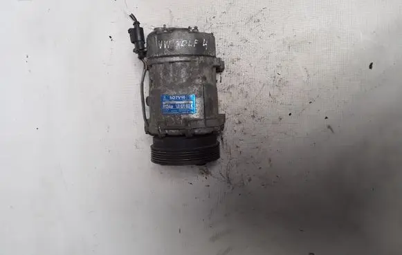 Volkswagen Golf IV Air conditioning (A/C) compressor (pump) 1J820803K