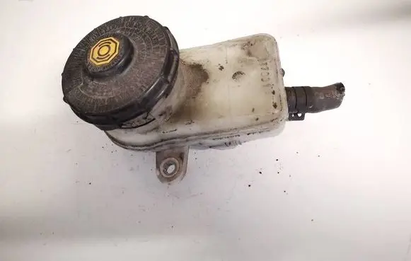 Brake fluid reservoir