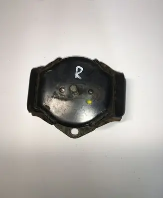 Mitsubishi Pajero Engine mount bracket AV68827