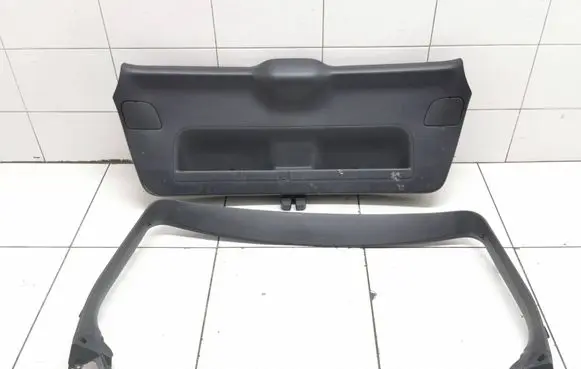 Audi A3 S3 8P Tailgate/boot cover trim set 8p4867979f 8p4867977d