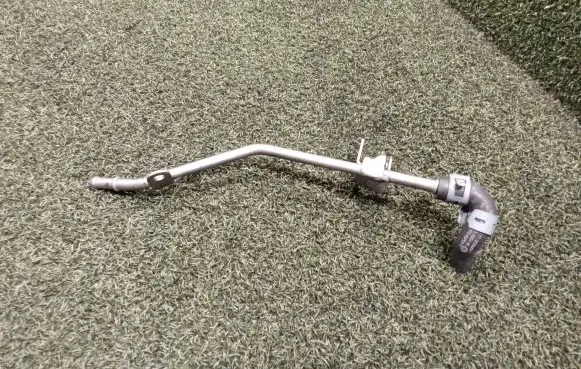Mercedes-Benz S W222 Engine coolant pipe/hose A6422030017