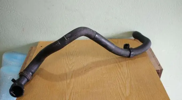 Volkswagen Golf IV Engine coolant pipe/hose 1J0122051H