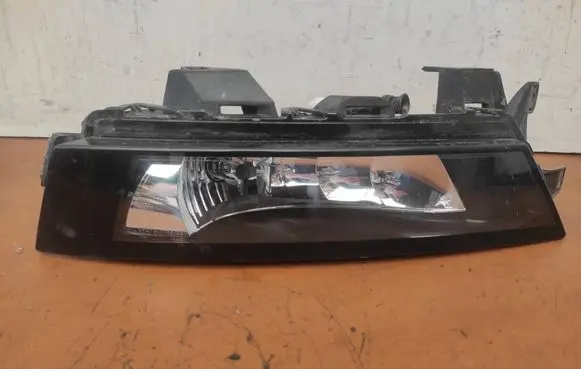 Skoda Rapid (NH) Front fog light 5JA941699D 01299801