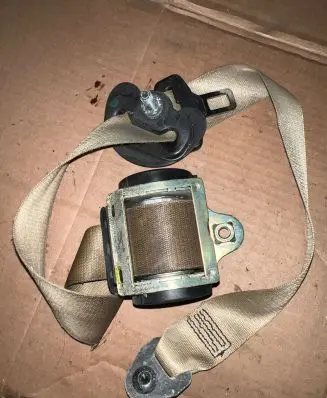 BMW 5 E60 E61 Front seatbelt 601629800 040722 0120L0000