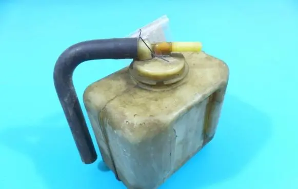 Mitsubishi Pajero Coolant expansion tank/reservoir IMPRK1218770