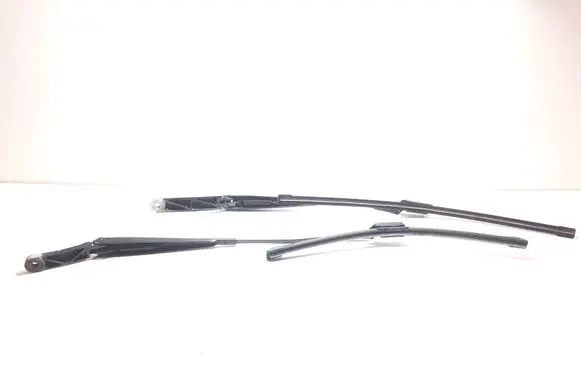 Volkswagen PASSAT B6 Front wiper blade arm 3C1955410B