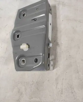 Renault Captur II Fender mounting bracket 641343398R