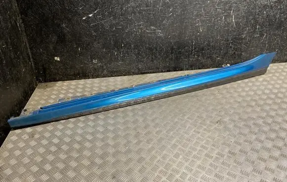 BMW 2 F44 Front sill (body part) 8075465