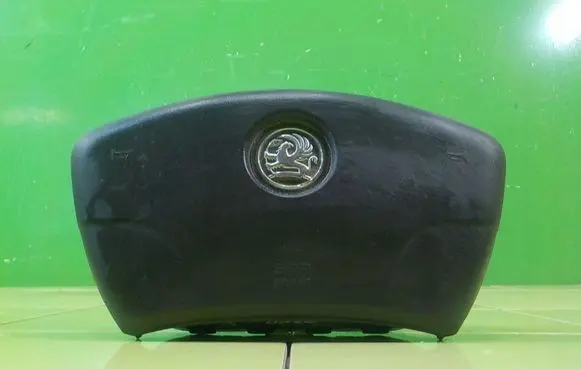 Opel Vivaro Steering wheel airbag 8200968359 RP38