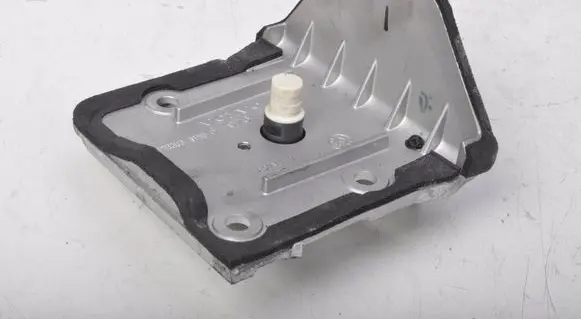 Volvo XC90 Engine mounting bracket 31492642