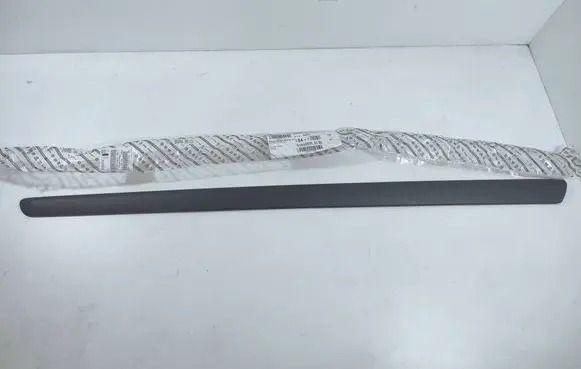 Fiat 500 Front door trim (molding) 735426211 0735653064 7WK16TZZAA