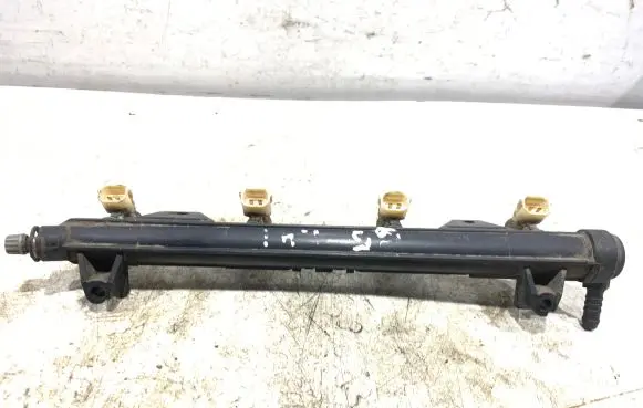 Volkswagen Golf V Fuel main line pipe 03G133320