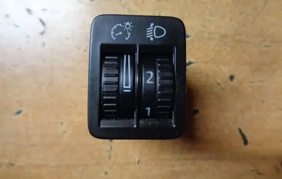 Volkswagen PASSAT B7 Headlight level height control switch 3AA941333