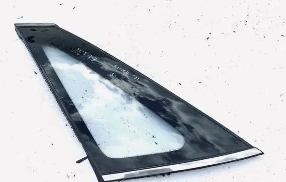 Mitsubishi Lancer Rear side window