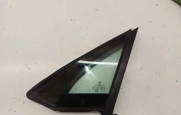 Volkswagen PASSAT B8 Front door vent window glass four-door 3G0845113F