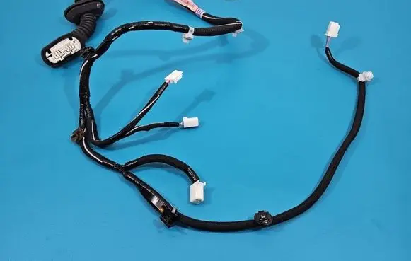 Lexus CT 200H Rear door wiring loom 82153-76020 IMPRK1522917