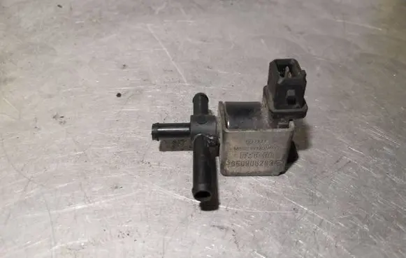 Audi A6 S6 C5 4B Turbo solenoid valve 058906283C