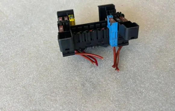Mercedes-Benz S W221 Fuse module A2215450601 2215450601