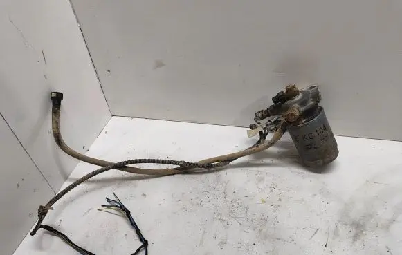 Volvo V70 Fuel filter housing 