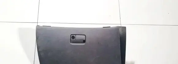 Nissan Primera Glove box