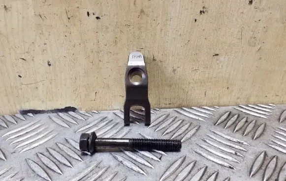 Hyundai i40 Fuel Injector clamp holder