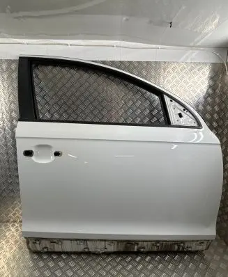 Audi Q7 4L Front door