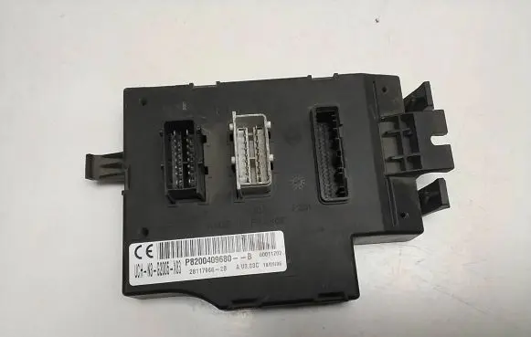 Renault Trafic II (X83) Comfort/convenience module P8200409680 00011702 281179662B