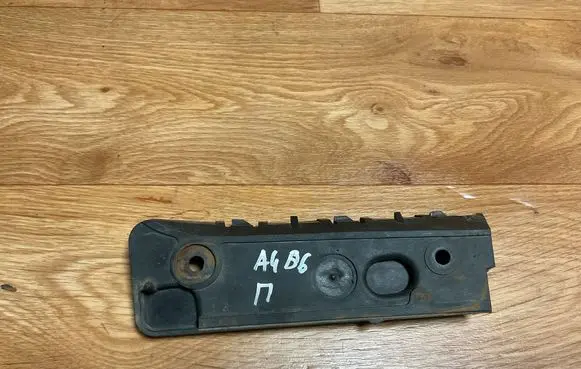 Front bumper mounting bracket