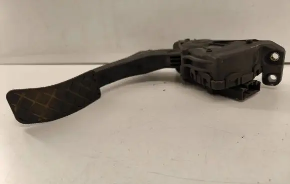 Audi A6 S6 C6 4F Accelerator throttle pedal 4F1723523B 180036 6PV00898400