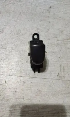 Nissan Qashqai Electric window control switch
