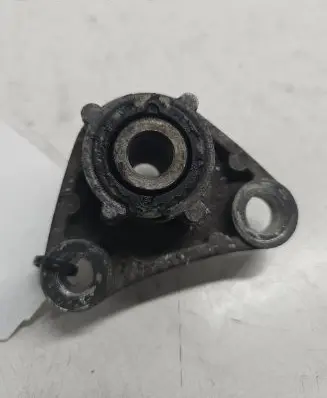 Volvo XC90 Engine mount bracket 8666205