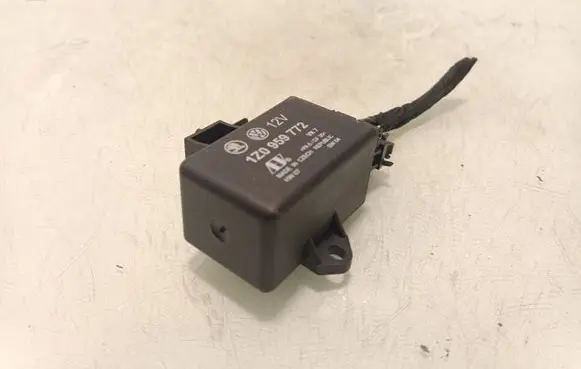 Skoda Octavia Mk2 (1Z) Seat heating relay 1Z0959772