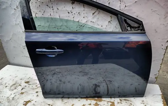 Volvo V40 Front door 