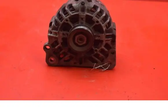 Volkswagen Polo IV 9N3 Generator/alternator 03D903025J