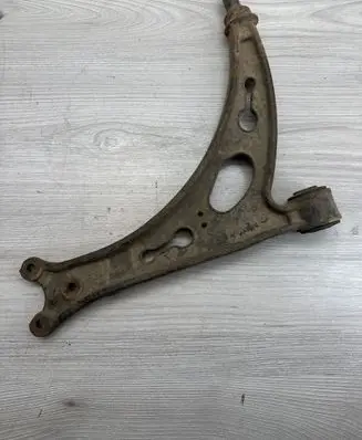 Volkswagen Golf V Front lower control arm/wishbone