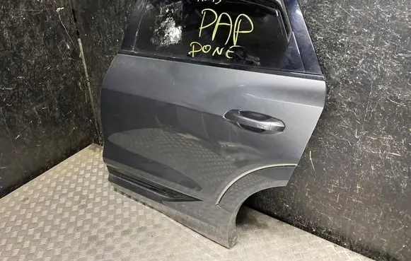 Audi e-tron Rear door 