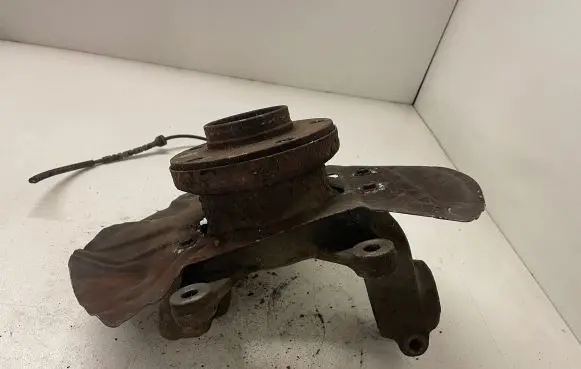 BMW X3 E83 Front wheel hub 3412023